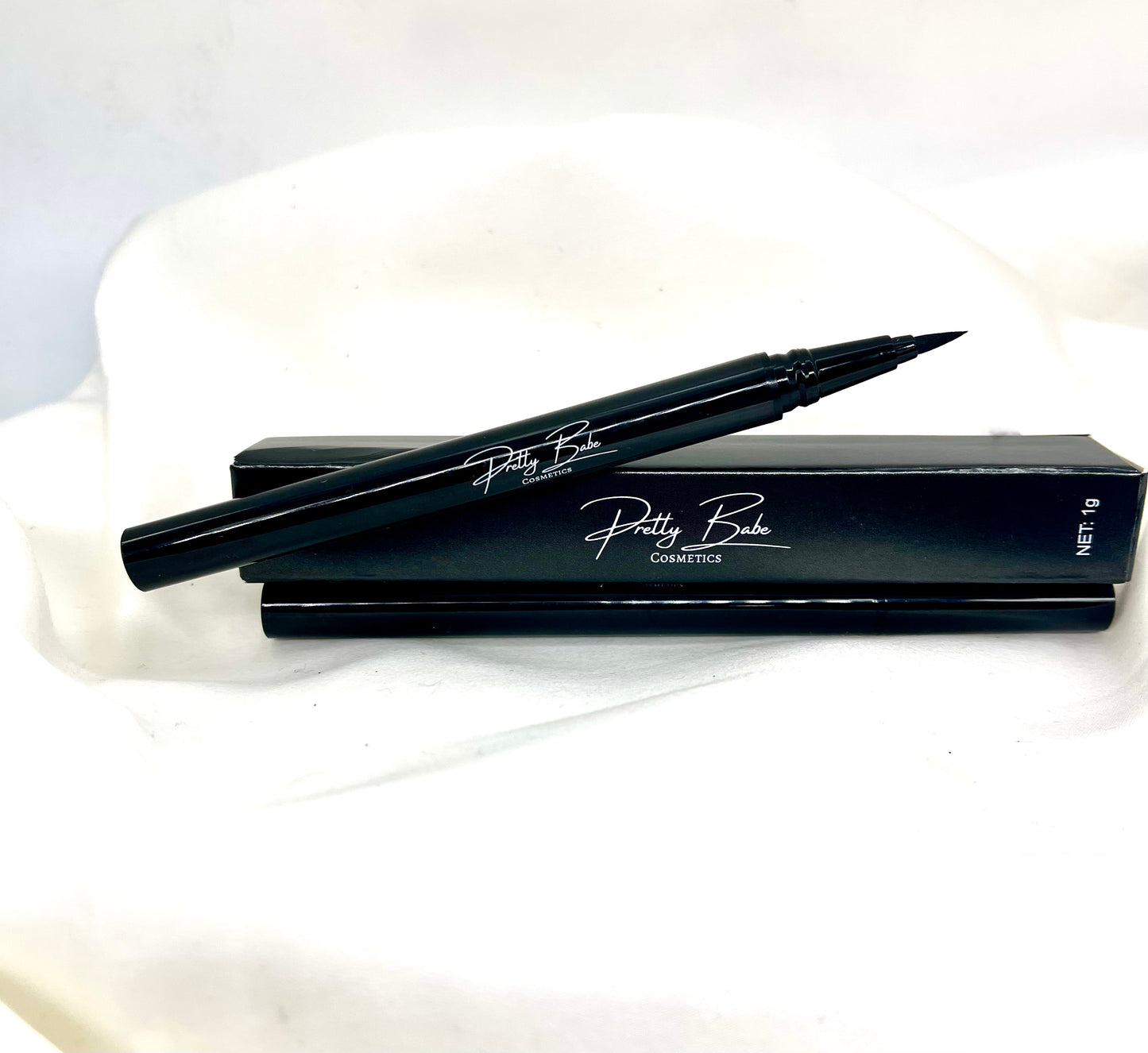 Botanical Ultra Satin Liquid Colour Eyeliner Pen