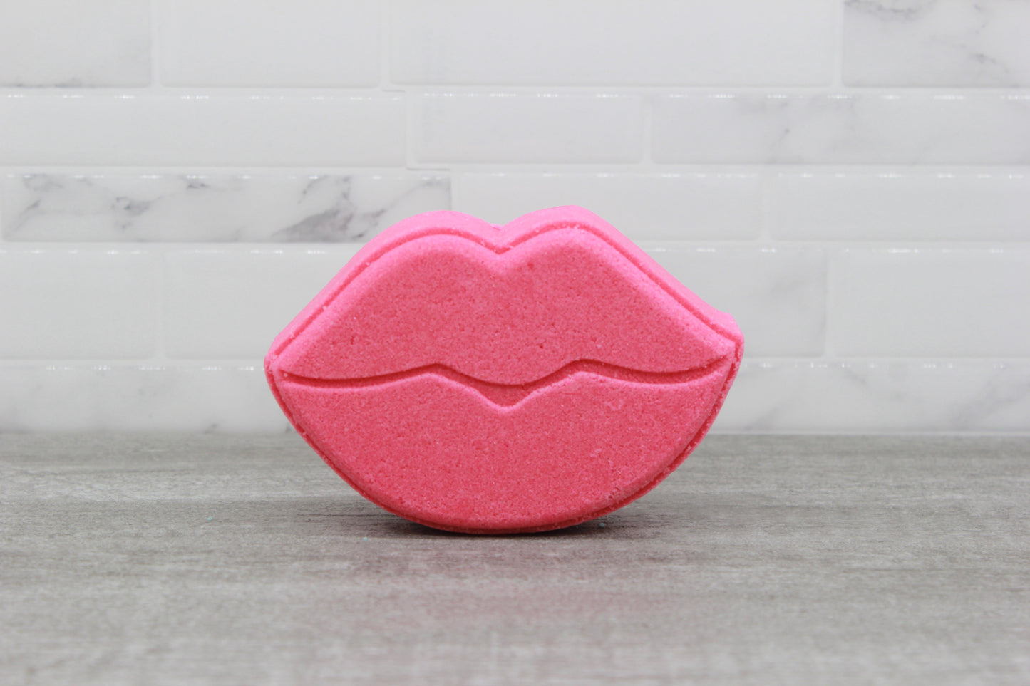 Botanical Hot Lips Bath Bomb